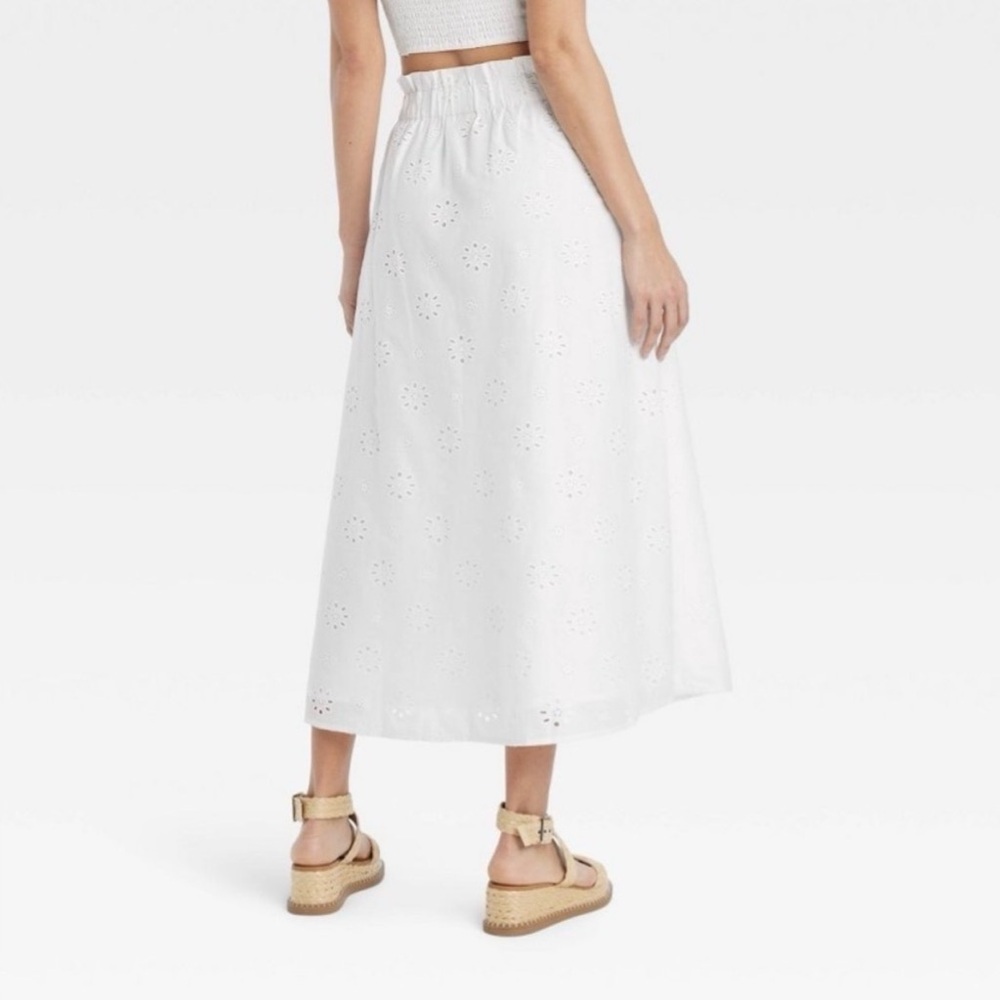 Universal Thread White Eyelet A-Line Skirt - Picture 3 of 8